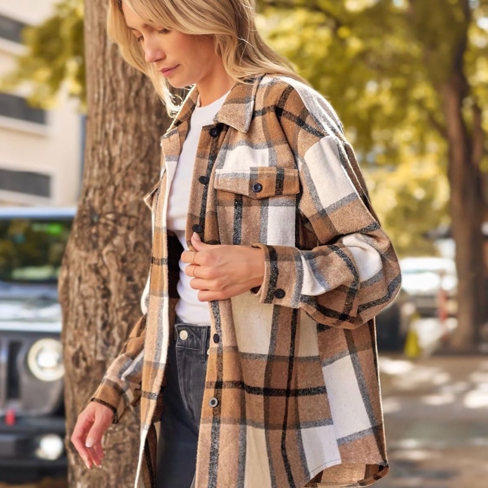 Stylish Plaid Utility Jacket in Brown and Cream